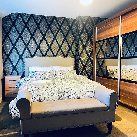 3 Bedroom Holiday House,Close To M6-Express Way To Centre Birmingham Luaran gambar