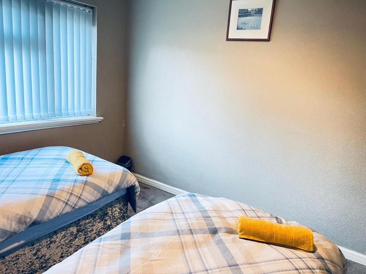 3 Bedroom Holiday House,Close To M6-Express Way To Centre Birmingham Luaran gambar