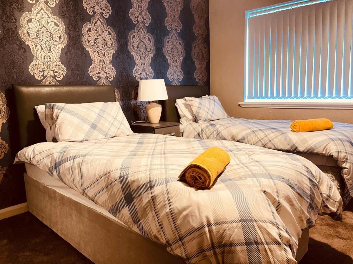 3 Bedroom Holiday House,Close To M6-Express Way To Centre Birmingham Luaran gambar