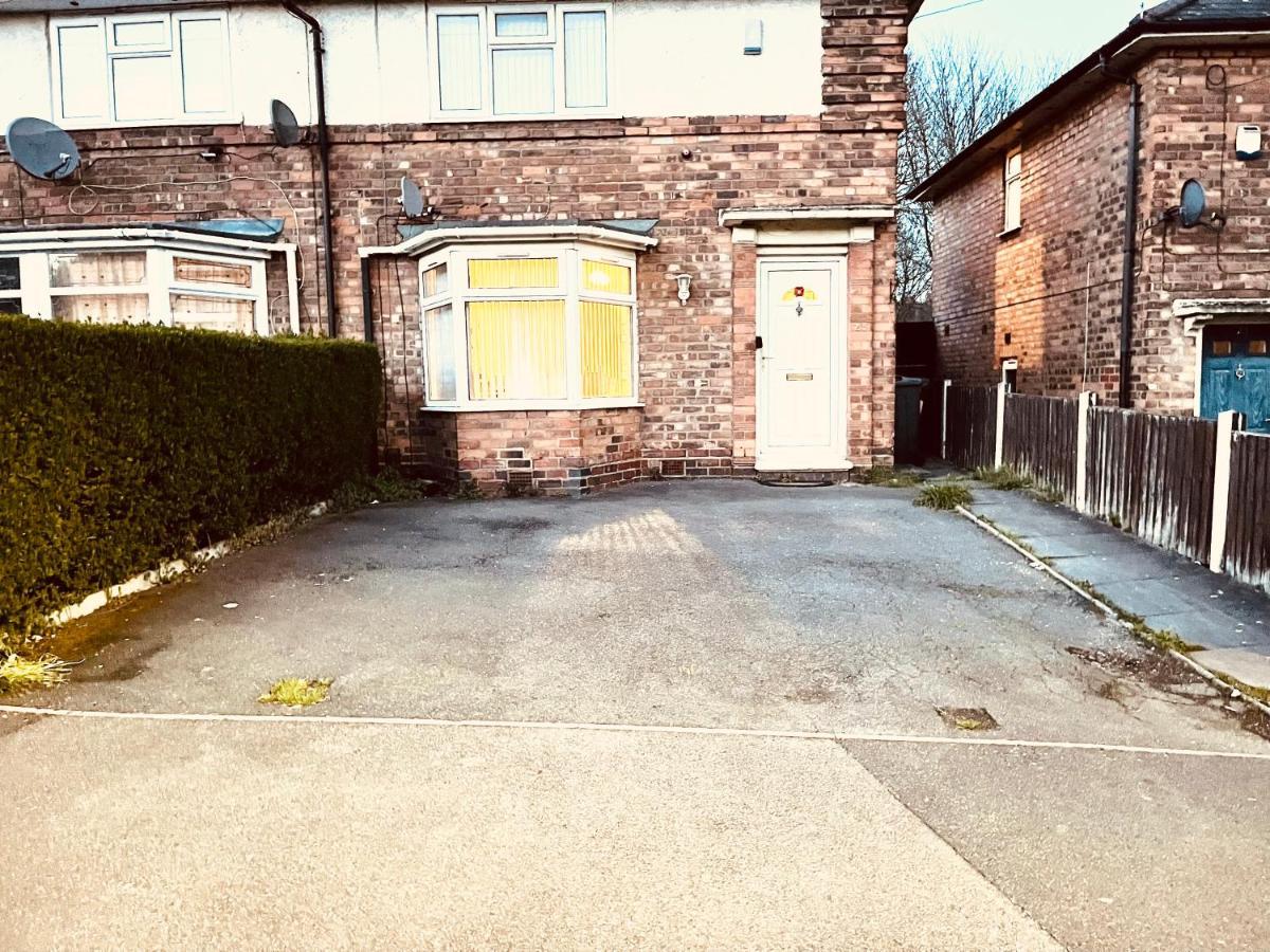 3 Bedroom Holiday House,Close To M6-Express Way To Centre Birmingham Luaran gambar