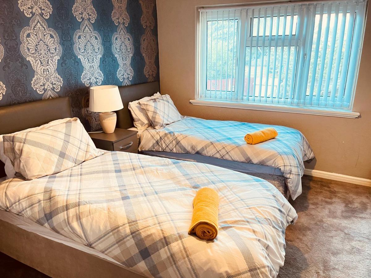 3 Bedroom Holiday House,Close To M6-Express Way To Centre Birmingham Luaran gambar